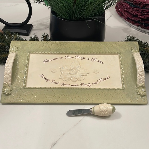 FAMILY & FRIENDS Beautiful Platter and Cheese Spreader - Picture 1 of 3